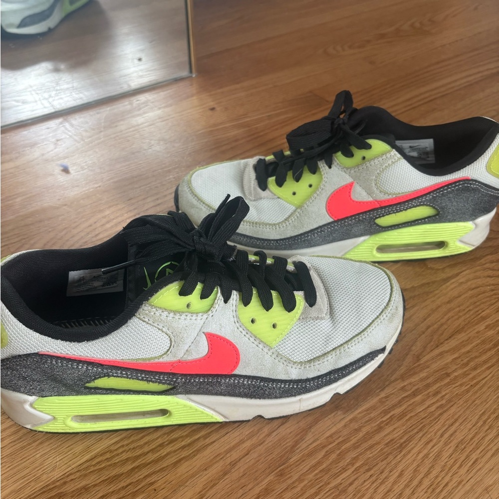 Nike Air Max 90 N7 Neon Athletic Shoes with Dynamic Design